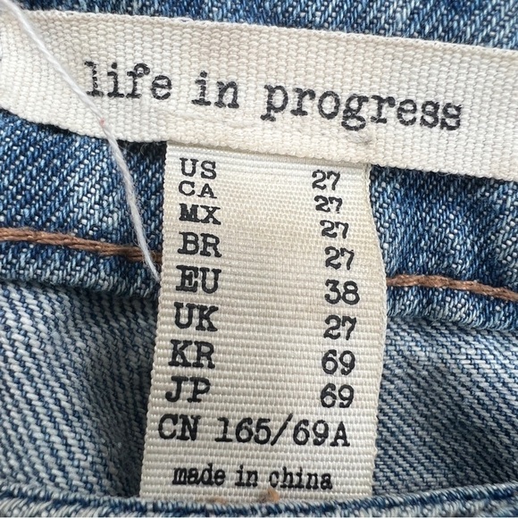 Life In Progress Distressed Ripped Straight Leg Rolled Cuffed Faded Denim Jeans - Picture 5 of 10